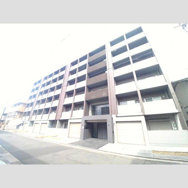 TRIーSTAGE 建物画像
