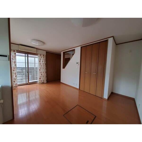 花屋敷1丁目貸家 室内写真4