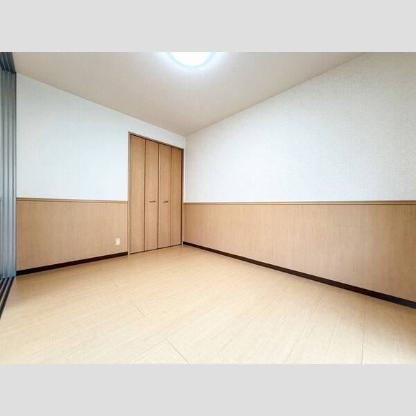 レクサス　B 室内写真4
