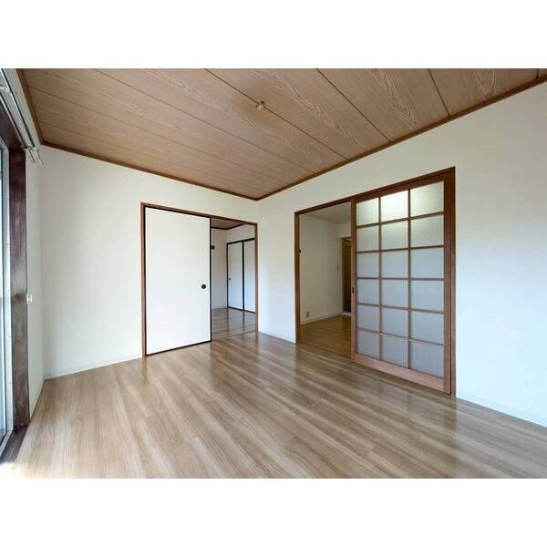 ストークハウス岩崎A 室内写真1