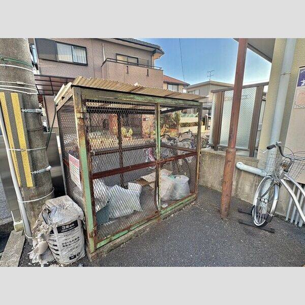 ロータスK1 室内写真1