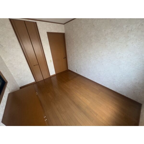 山下町4丁目戸建 室内写真2