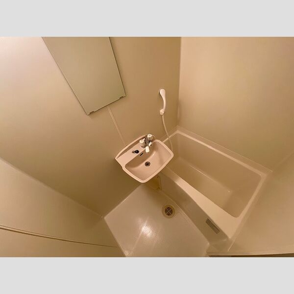 レオパレスElegance 室内写真3