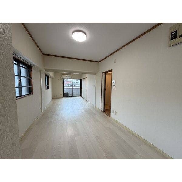 ロイヤルフラット松屋町 室内写真2