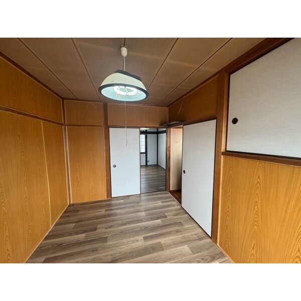 横小路町5丁目戸建て 室内写真2
