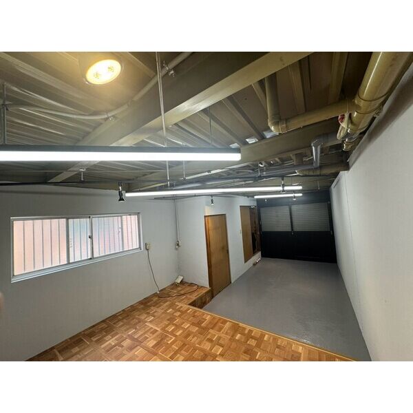 横小路町5丁目戸建て 室内写真5