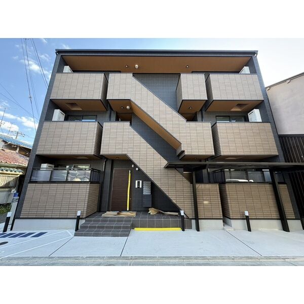 GM HILLS 野里町 建物画像