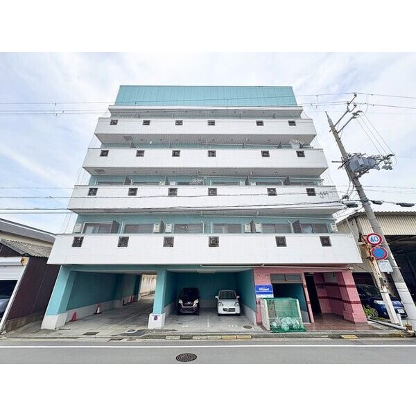 フォースアベニュー 建物画像