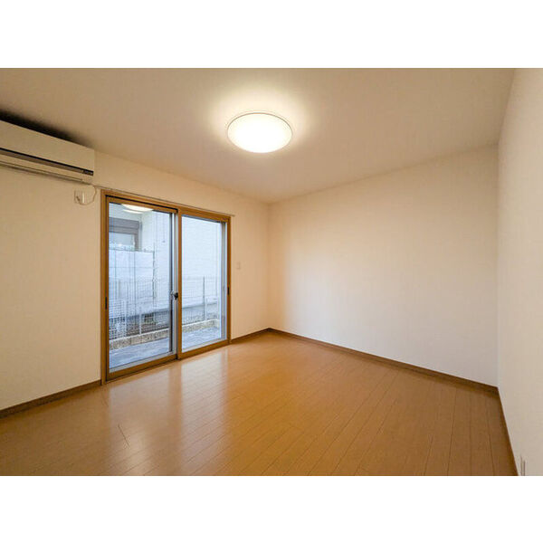 西本町6丁目戸建 室内写真2