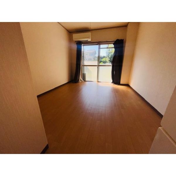 和地山エステートピア 室内写真2