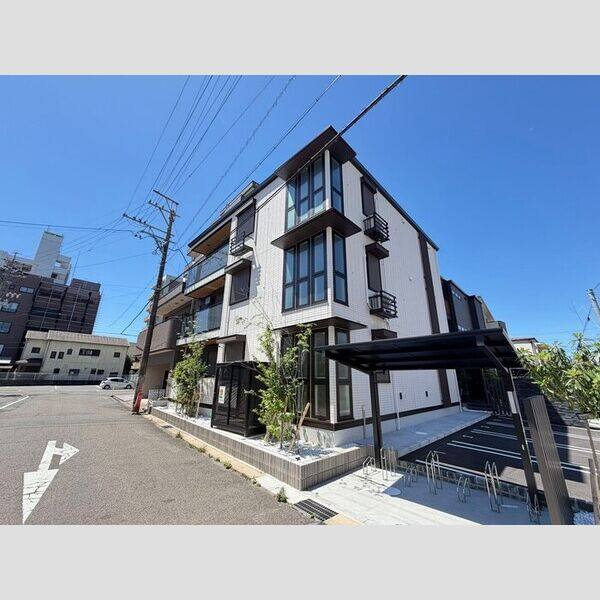 K　Front 建物画像