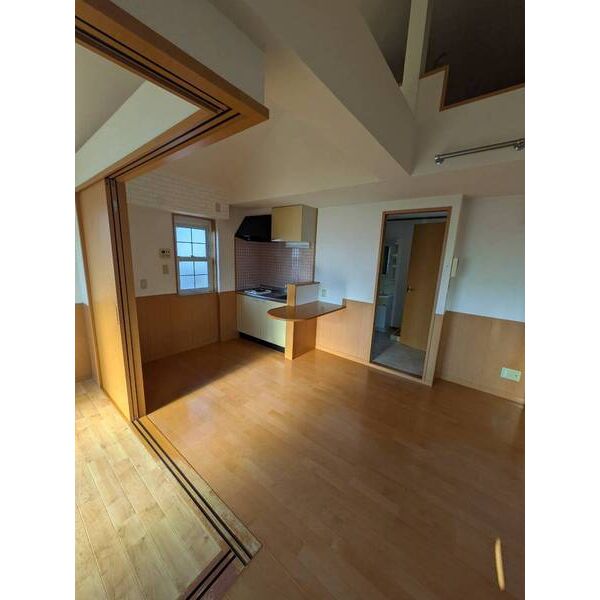 BILLION HILLS 263 室内写真3