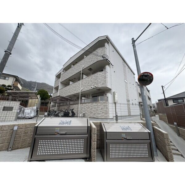 ピレーネ北条III 建物画像