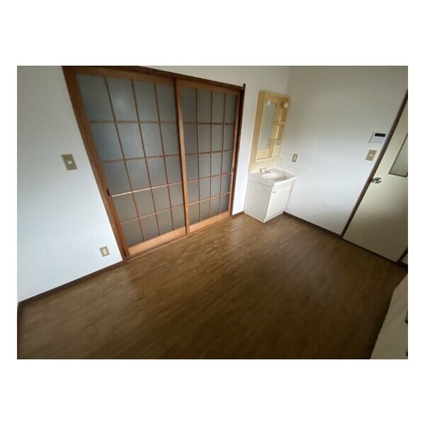 山田カンプレックス 室内写真2