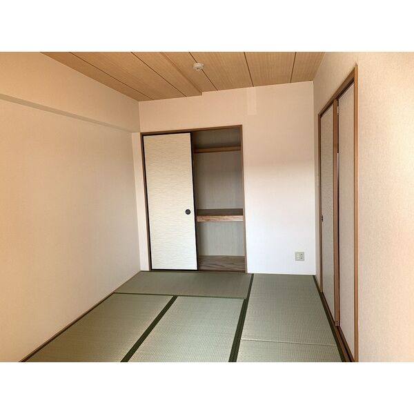 ラヴィアン八千代 室内写真6