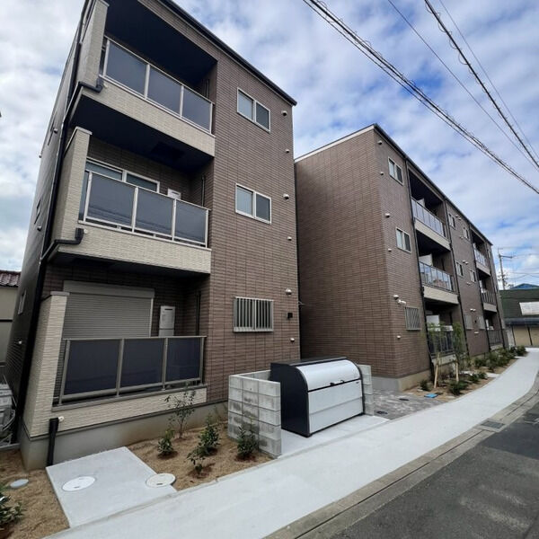 レジーナ本町 建物画像