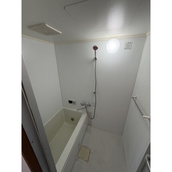 御厨4丁目2階建貸家 室内写真2