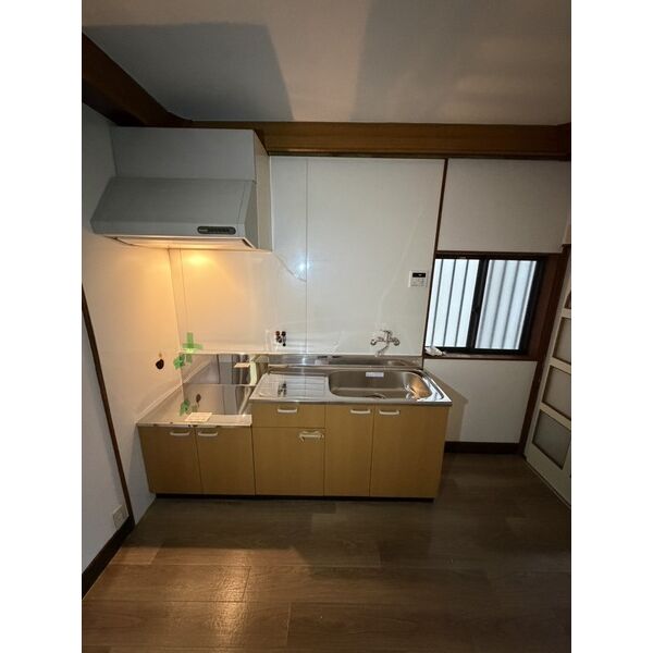 御厨4丁目2階建貸家 室内写真6