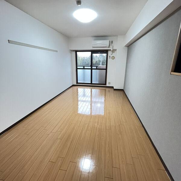 Ys Square 室内写真1