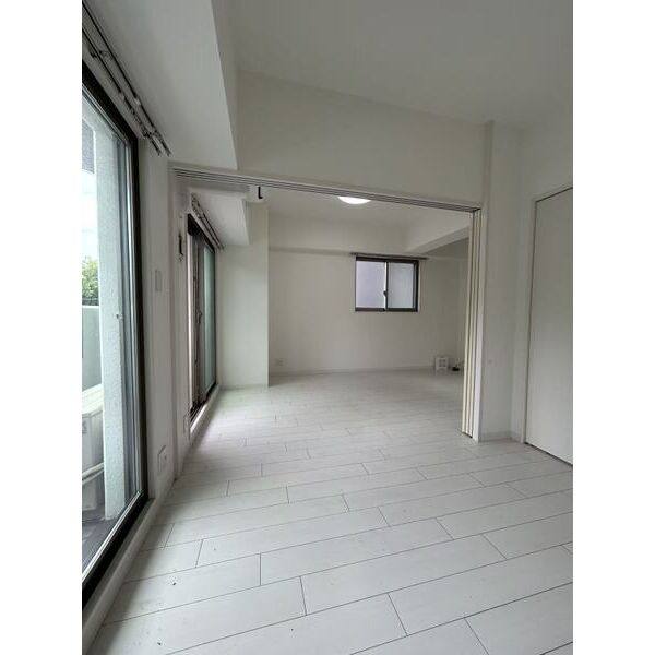 THE RESIDENCE SHINSAKAE 室内写真6