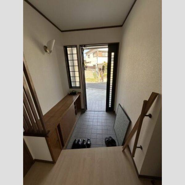 緑区鳴海町戸建て 室内写真1