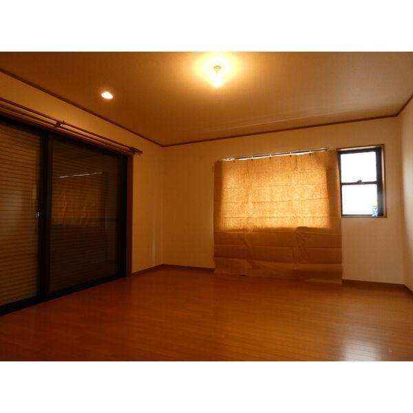 西区枇杷島1丁目戸建 室内写真2