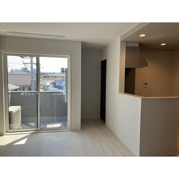 REGALEST LA Nauage 武庫川 室内写真1