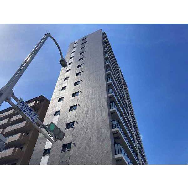 プレサンスレイズ桜山WEST 建物画像