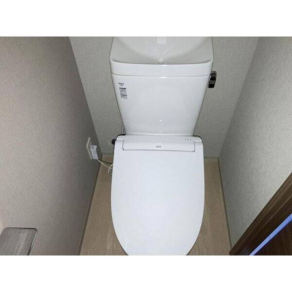 プレサンスレイズ桜山WEST 室内写真4