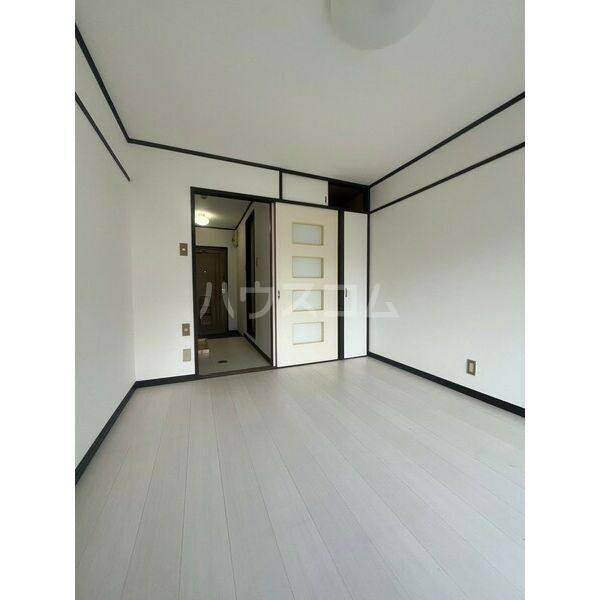 カレッジハウス日野坂 室内写真1