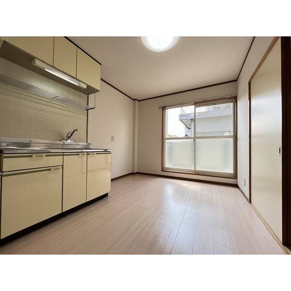 Surplus　Two　OHTA 室内写真4