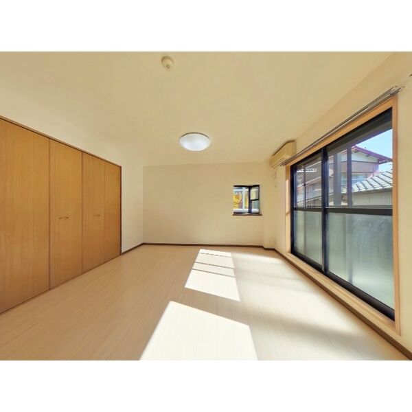 Surplus志太 室内写真1