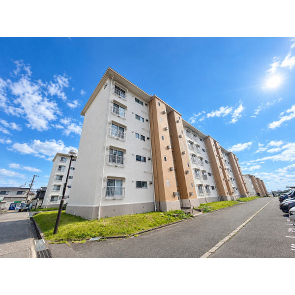 青山台住宅60号棟