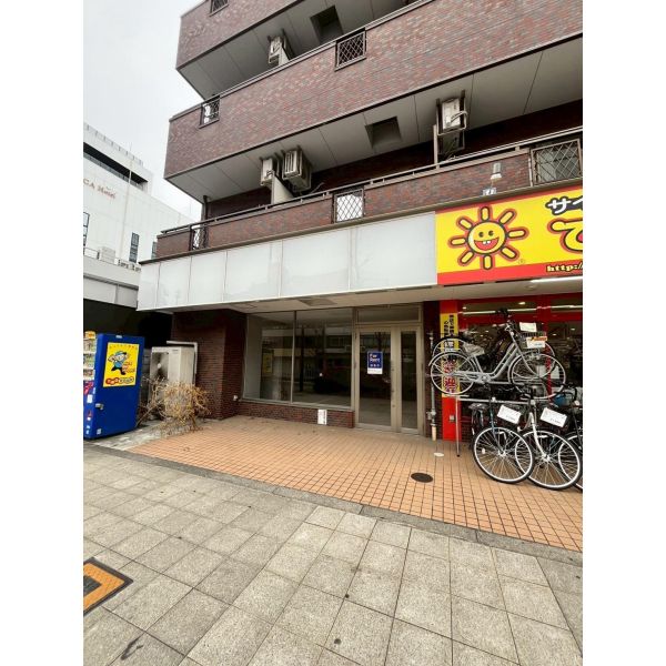 メガドームウエスト 建物画像