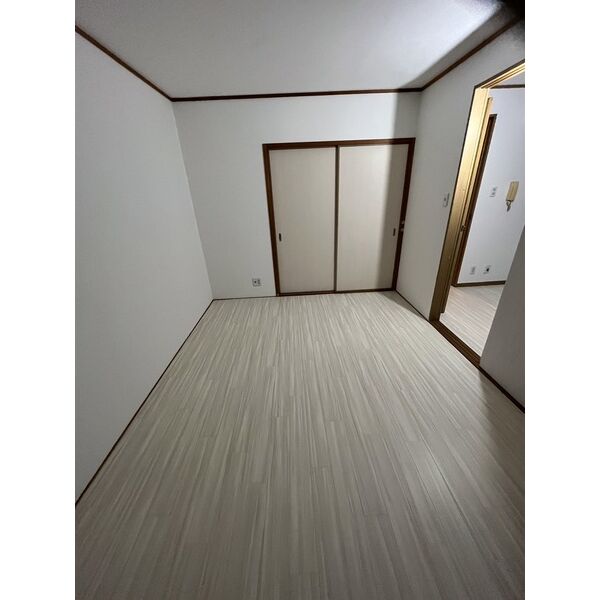 マンションエイト 室内写真3