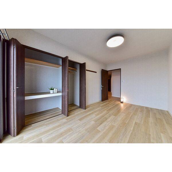 SEASONCOURT FUKUE 室内写真4