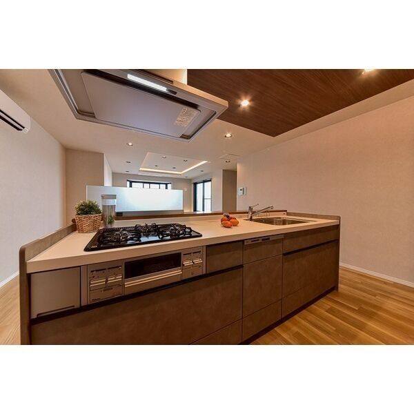 SEASONCOURT FUKUE 室内写真6