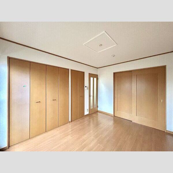 DUPLEX 串作 室内写真6
