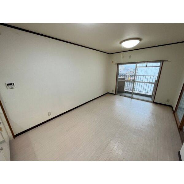 臼井マンション 室内写真1