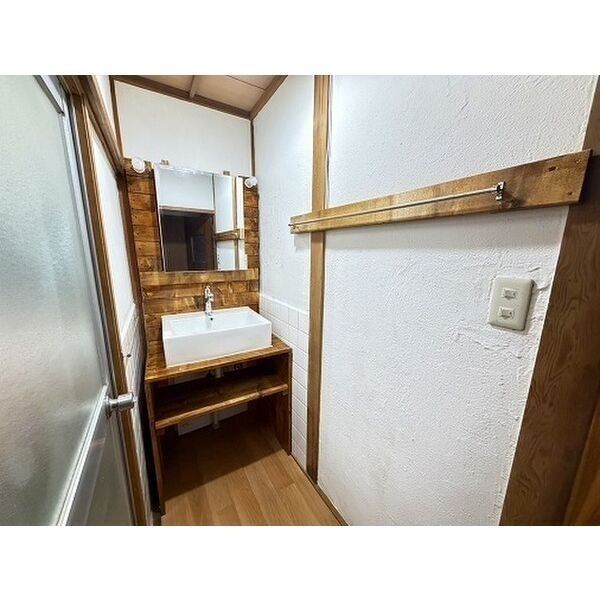 二丁通町2-9一戸建て 室内写真1