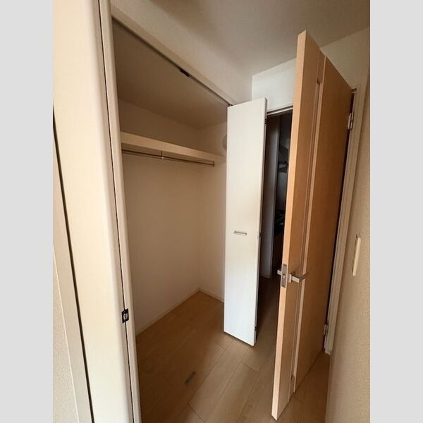 ゴールイン岸城 室内写真1