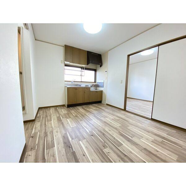 セジュール亀山H棟 室内写真1