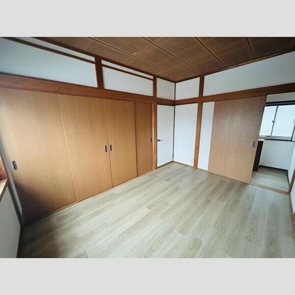 新之栄町15-24借家 室内写真3