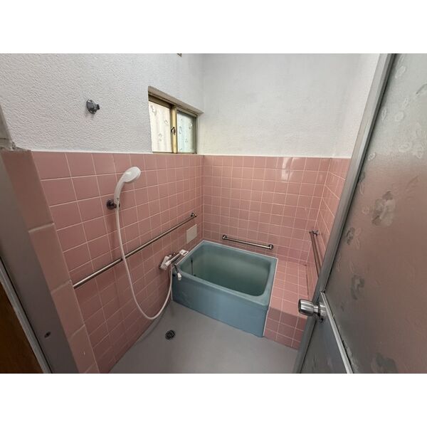 鶴原2丁目戸建 室内写真9