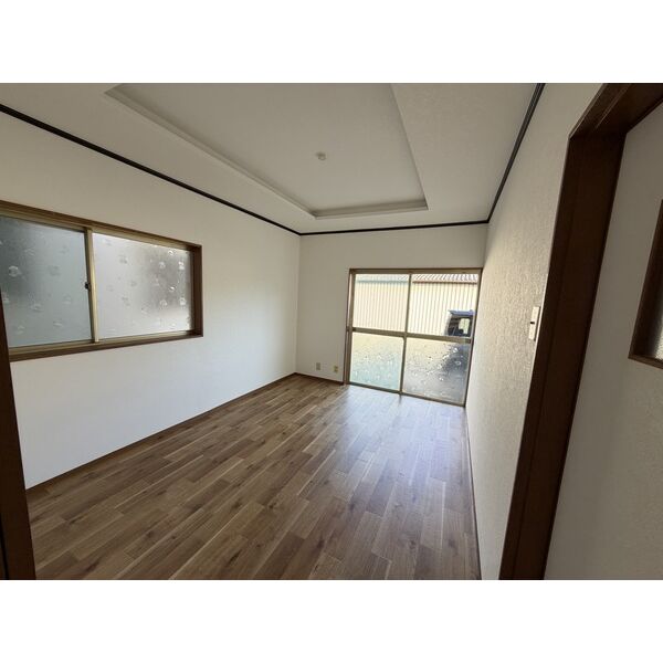 鶴原2丁目戸建 室内写真3