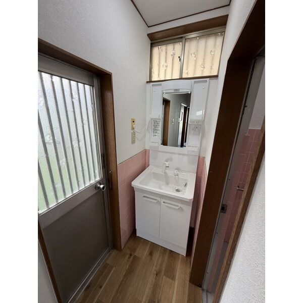 鶴原2丁目戸建 室内写真8