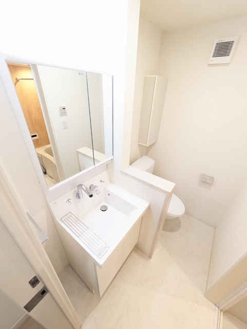 コンフォール小岩 室内写真1