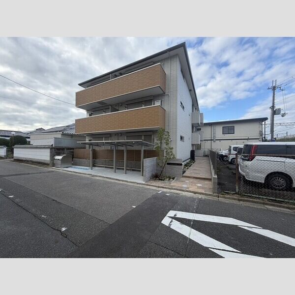 RETOLIA川原城町 建物画像