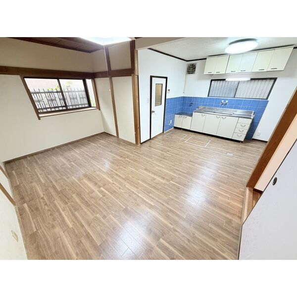 勝目戸建 室内写真3
