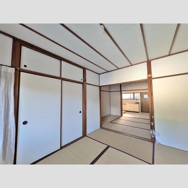 鈴蘭台南町アパートメント 室内写真1